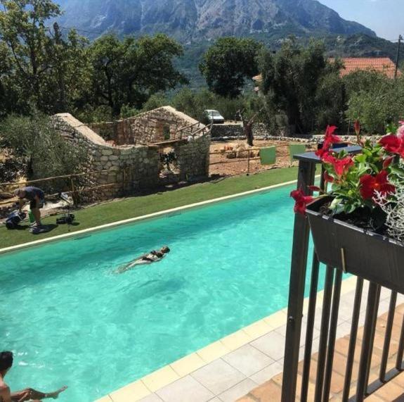 Come Prima Ausonia Buitenkant foto