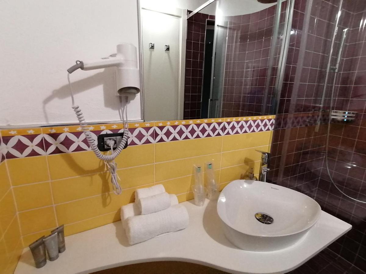 Come Prima Ausonia Buitenkant foto